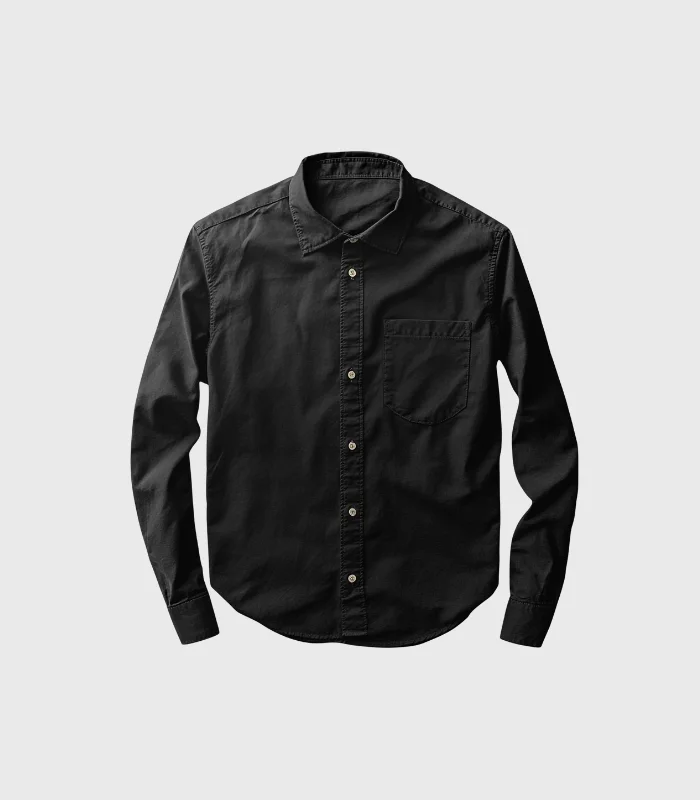 Chemise noir de second main disponible chez SENFRIPE.
