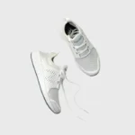 Chaussure blanc très jolie chez SENFRIPE.
